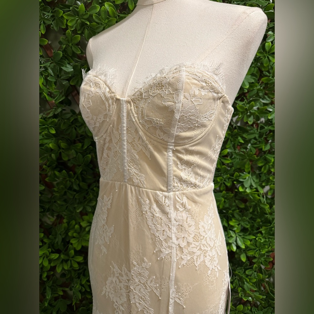 NWT- Moment of Elegance White Lace Strapless Mermaid Dress - Picture 8 of 16